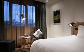 C Central Hotel- De Tham Bui Vien Walking Street Bandar Ho Chi Minh 3*